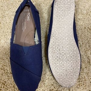 Toms slip on size 8.5 blue